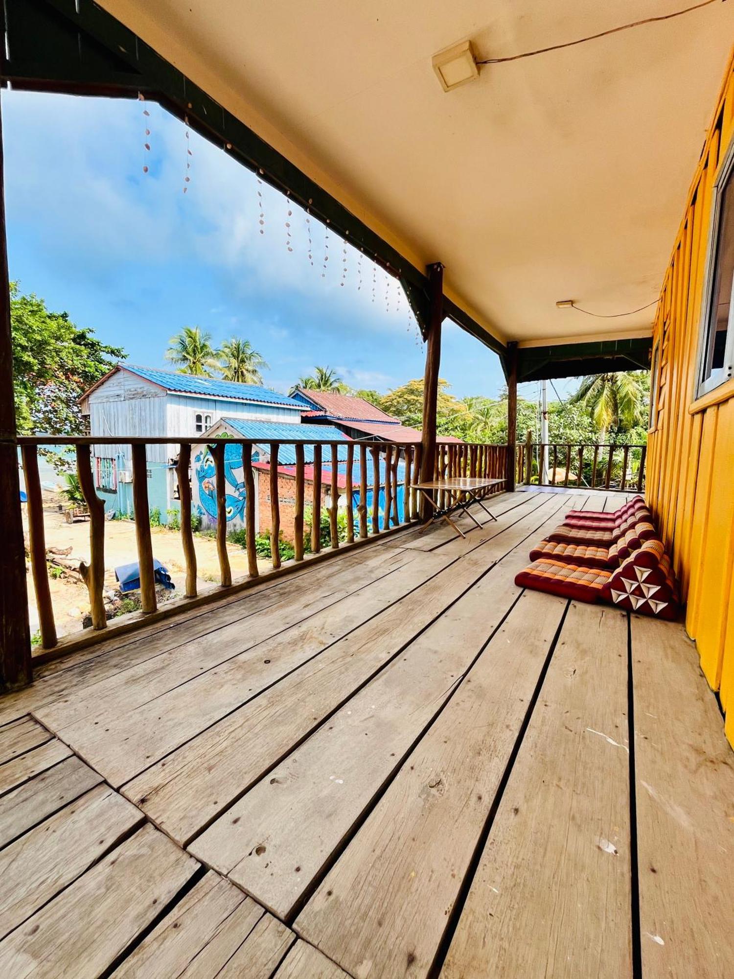 Happiness Guesthouse ロンサレム島 エクステリア 写真
